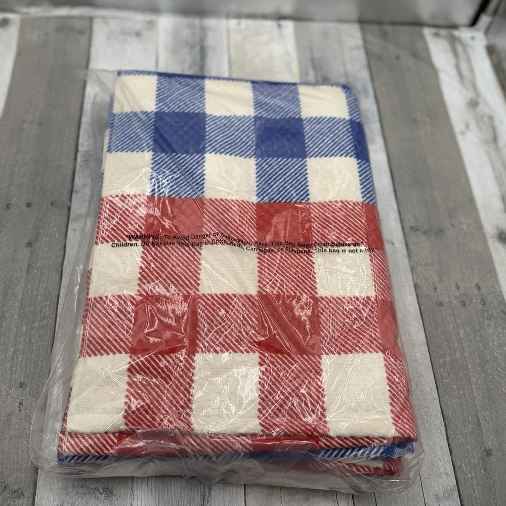 Room Essentials XL Buffalo Plaid Beach Towel Red White Blue Americana Summer NWT